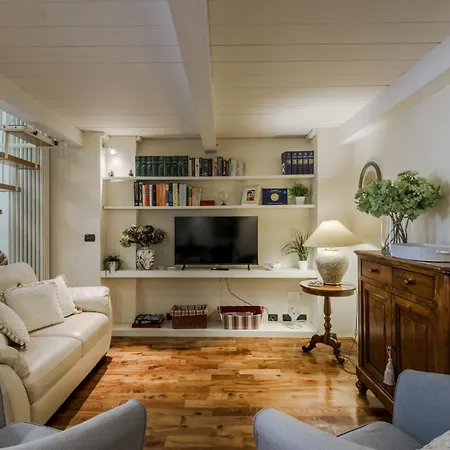 Fatinelli 10, A Charming Abode With Terrace *