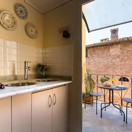 Fatinelli 10, A Charming Abode With Terrace Apartment