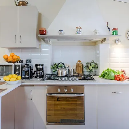 Apartmán Fatinelli 10, A Charming Abode With Terrace *