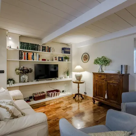 Fatinelli 10, A Charming Abode With Terrace Apartmán