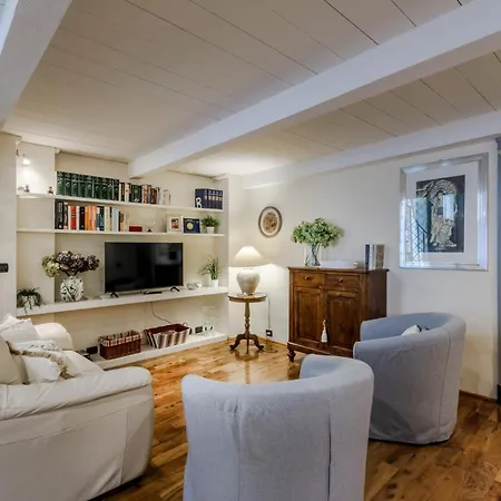 Apartmán Fatinelli 10, A Charming Abode With Terrace *