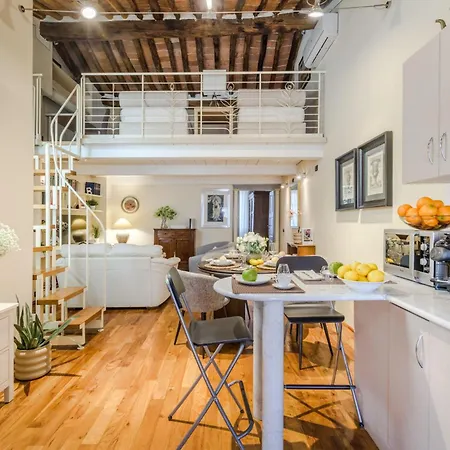 Apartmán Fatinelli 10, A Charming Abode With Terrace *