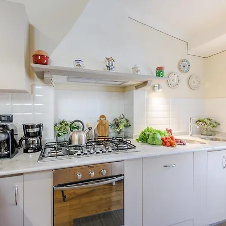Fatinelli 10, A Charming Abode With Terrace *