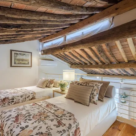 Fatinelli 10, A Charming Abode With Terrace *
